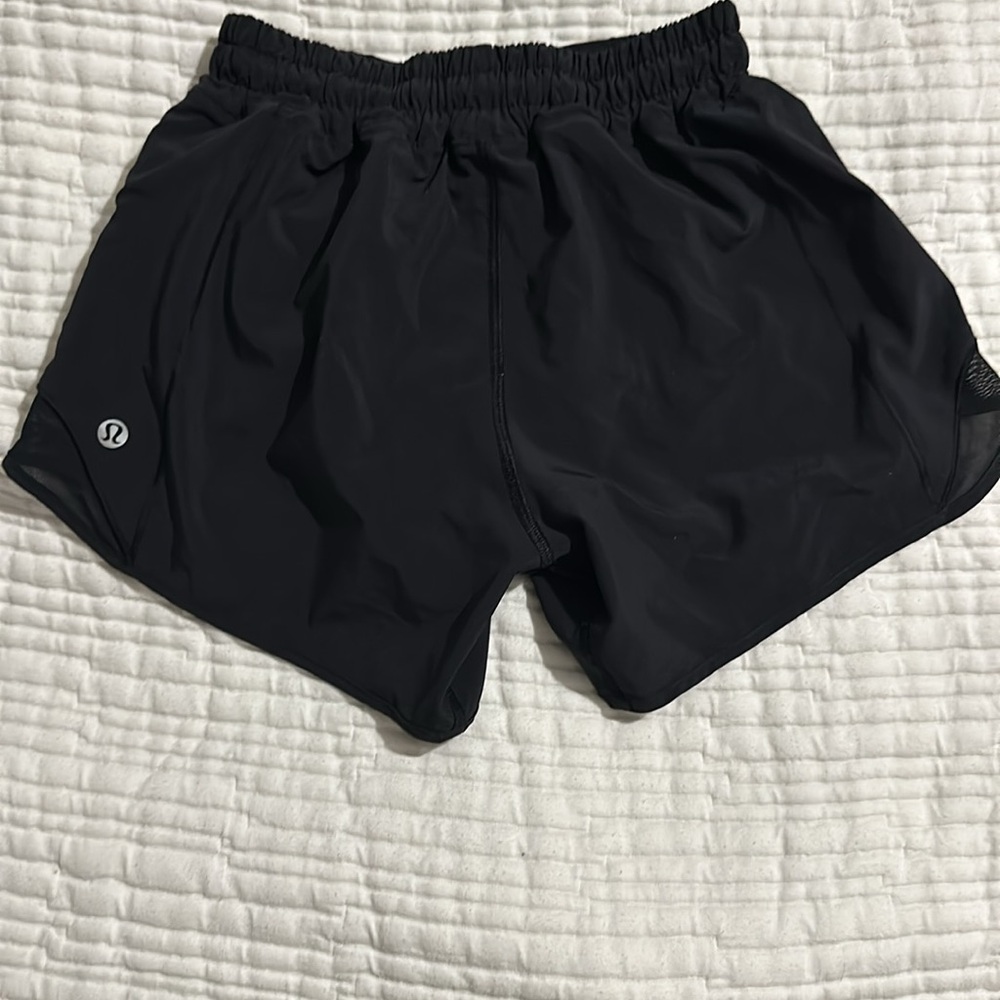 Lululemon Hottyhot shorts